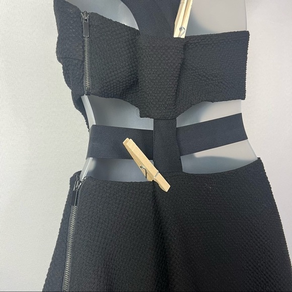 Elizabeth and James Black Darrien Textured Cut Out Mini Dress 8 - Picture 7 of 7
